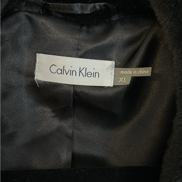 Calvin Klein black Faux Fur Jacket/capelet - Picture 2 of 8